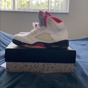 9.5/10 condition fire red 5s size 9
